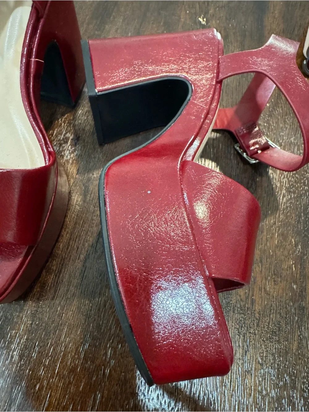 SODA Women's Burgundy Platform Block Heel Sandal size 7